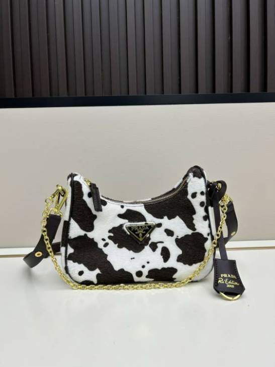 Picture of Prada Handbags _SKUfw216500225fw